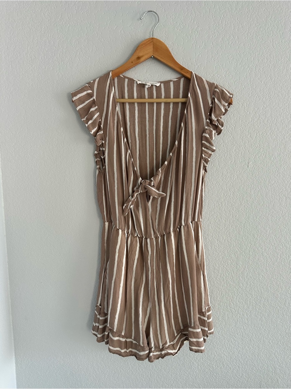 BCBGeneration Striped Tie Front Ruffle Romper Small Taupe Cream